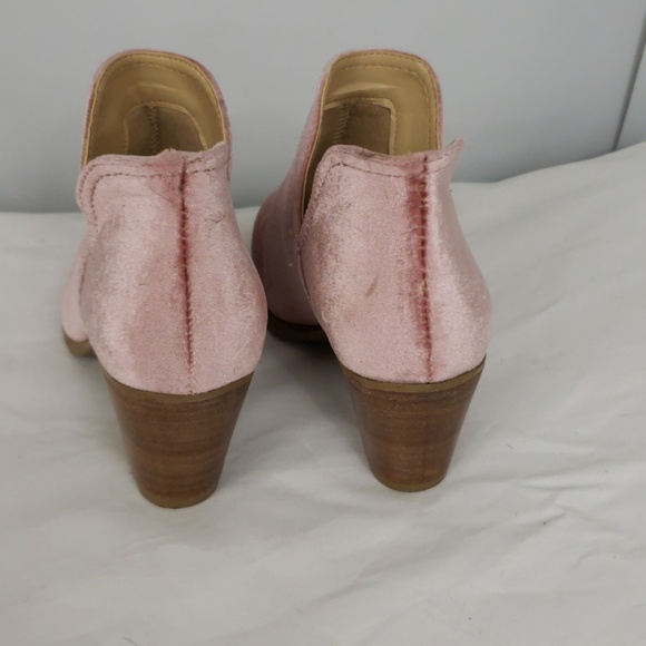 Steve Madden Pink Velvet Booties sz 6 - Picture 4 of 5
